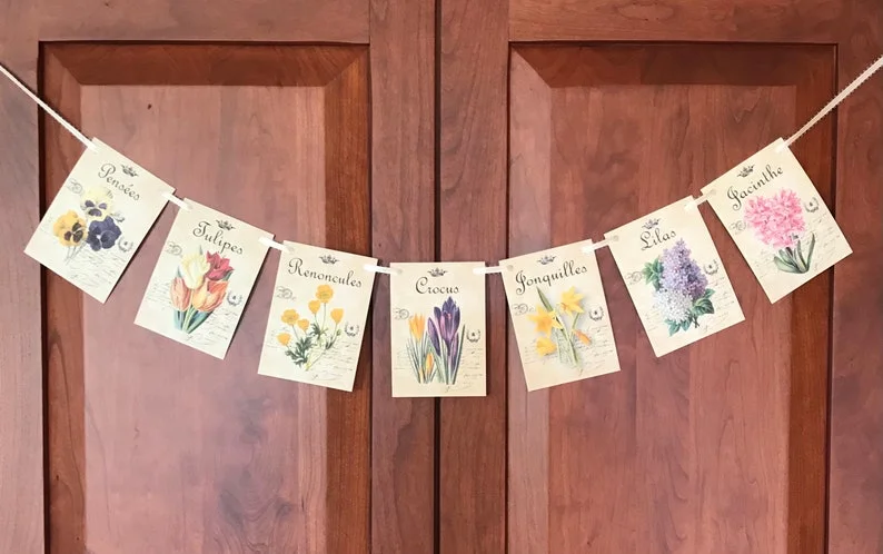 9. Bandera con flores primaverales