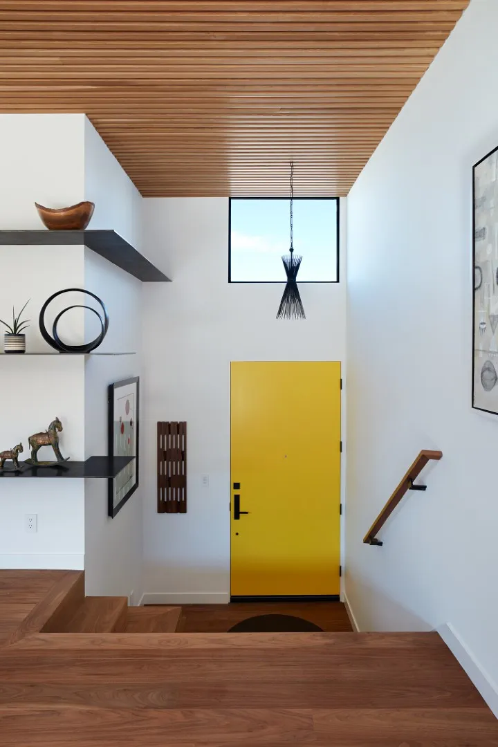 Modern翻转 from Klopf Architecture: Bright House with Reverse Layout in San Francisco