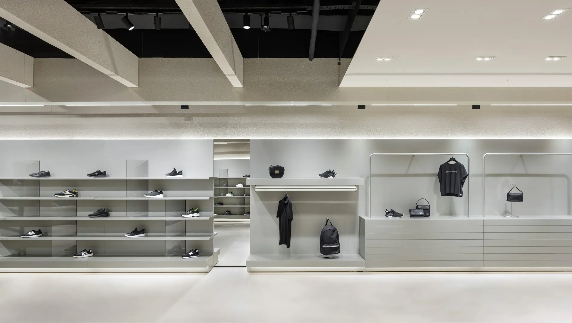 Jeanslab by URBANJOBS — Gender-Neutral Shopping Experience in Istanbul