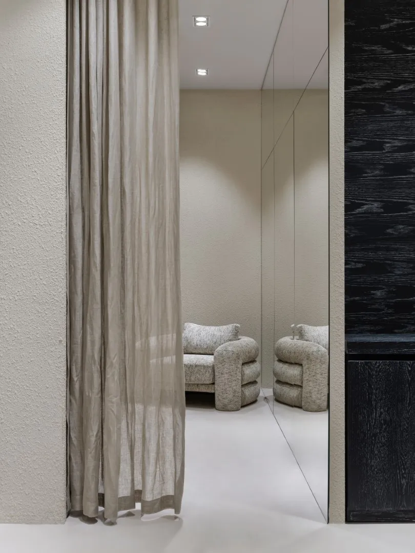 Jeanslab by URBANJOBS — Gender-Neutral Shopping Experience in Istanbul