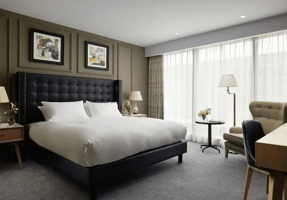 Main Pros and Cons of Living in a Hotel