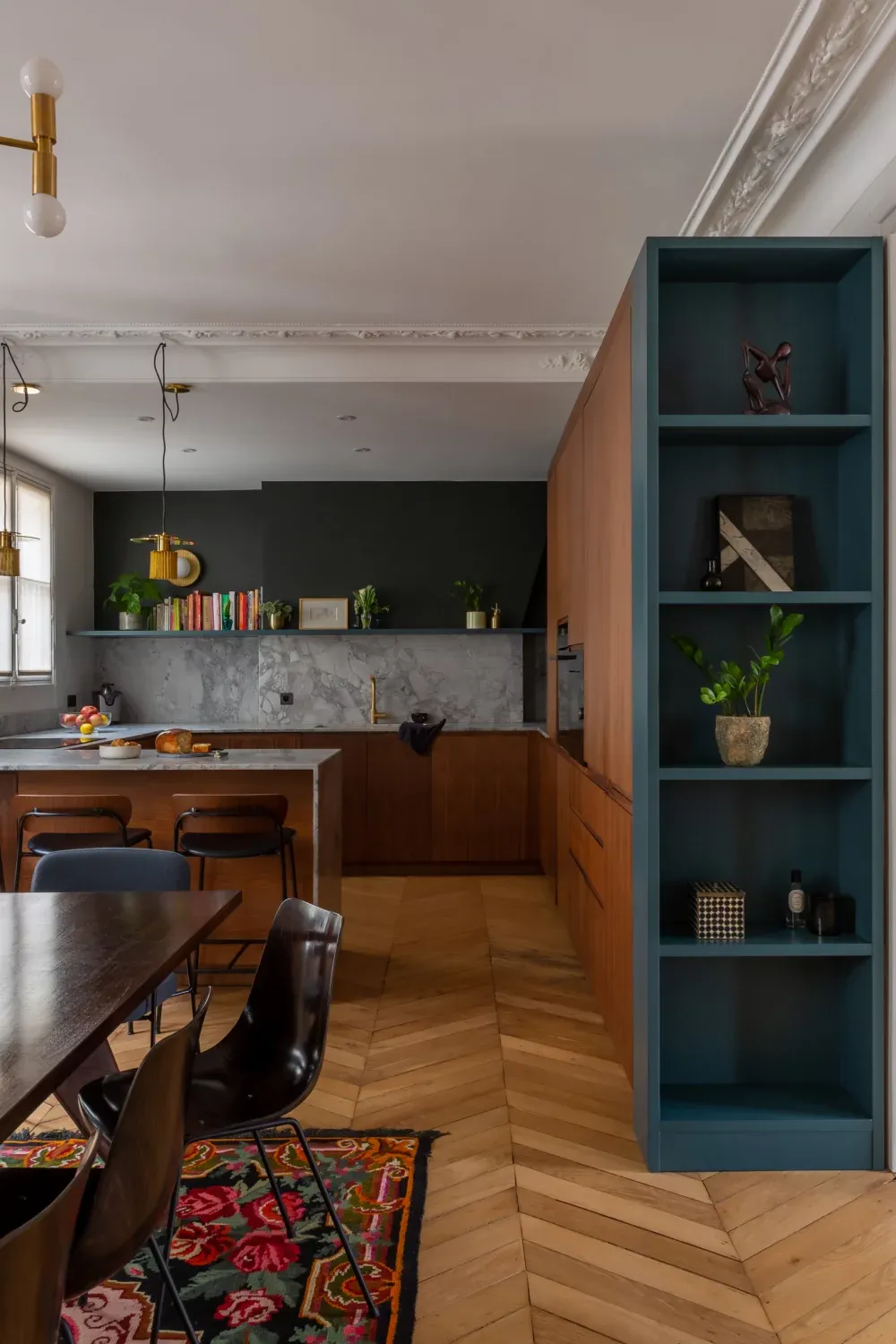 装饰性想法：打造更温暖的现代木质厨房