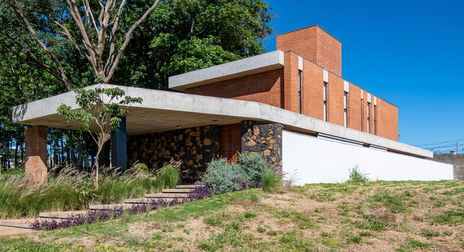 巴西圣卡洛斯森林住宅 lb+mr