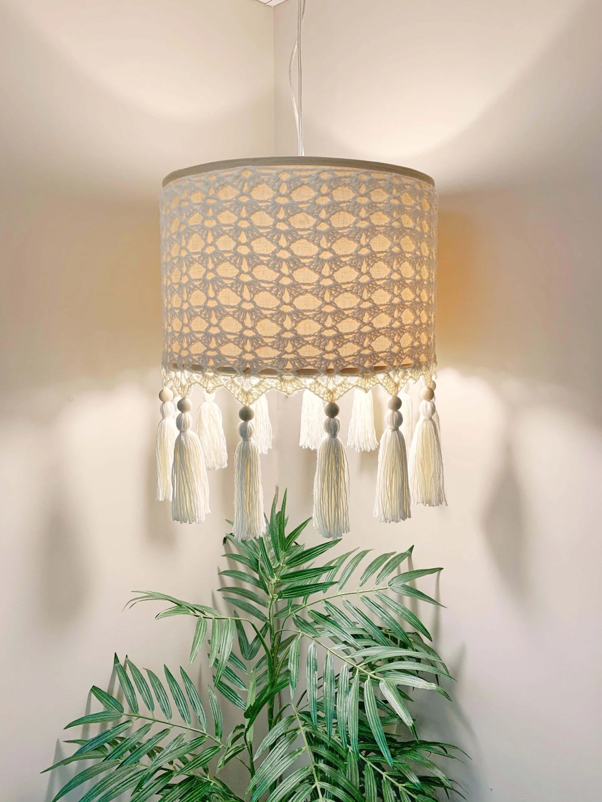 3. Knitting Decor - Lampshade