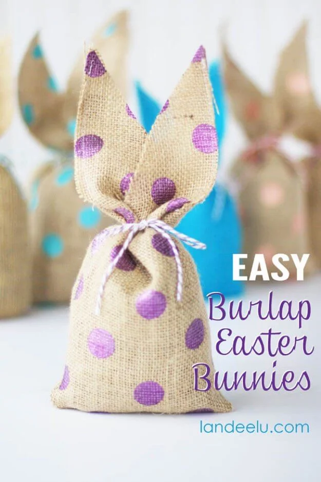 8. IDEA DE DECORACIÓN PARA PASCUA: CONEJITOS DE MASA