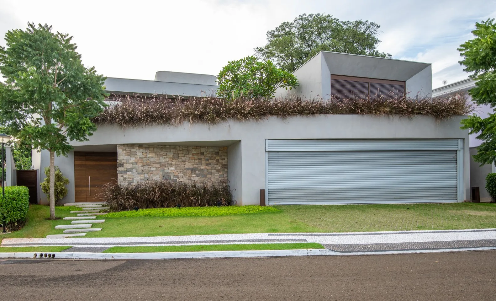 Rio Claro House by Celso Laetano Arquitetura in Rio Claro, Brazil Rio Claro House by Celso Laetano Arquitetura in Rio Claro, Brazil
