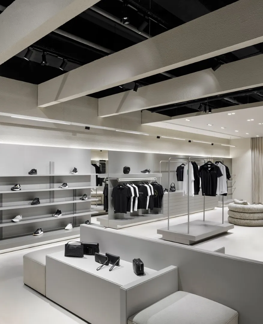 Jeanslab by URBANJOBS — Gender-Neutral Shopping Experience in Istanbul