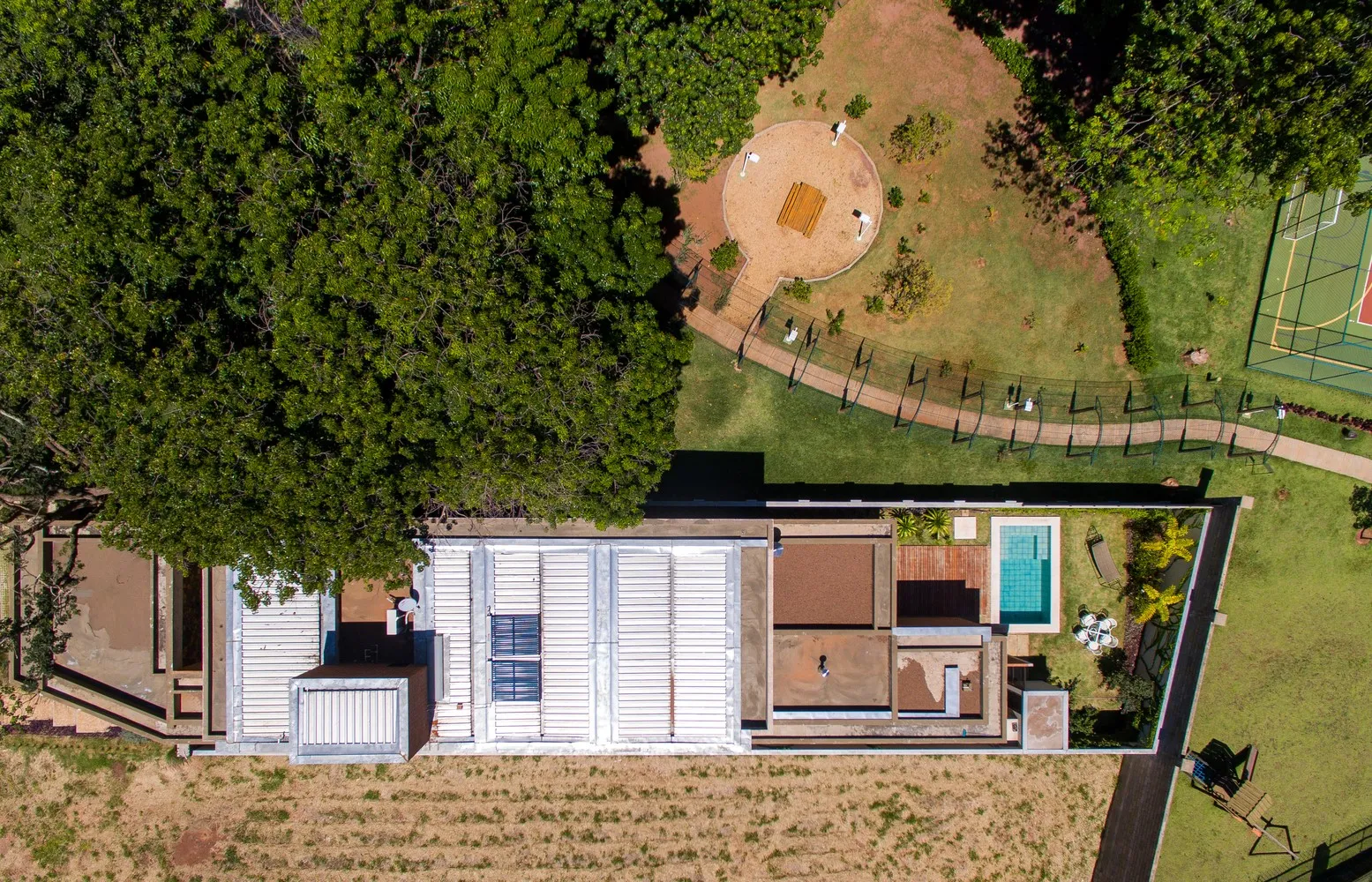 巴西圣卡洛斯森林住宅 lb+mr