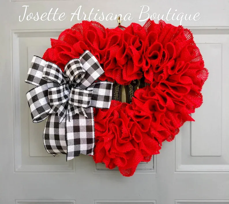 16. 撕裂爱心花环