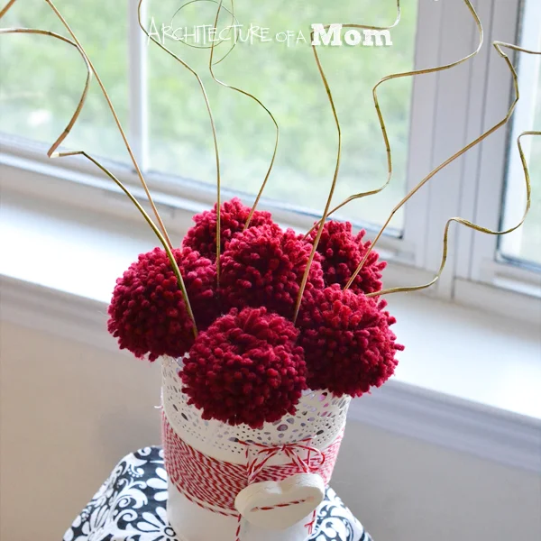 14. CENTRO DE POM-POM PARA EL DÍA DE SAN VALENTÍN