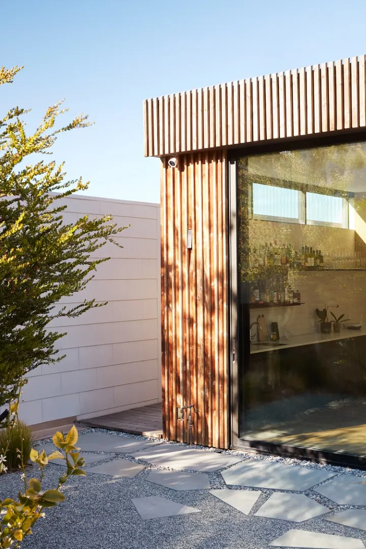 Modern翻转 from Klopf Architecture: Bright House with Reverse Layout in San Francisco