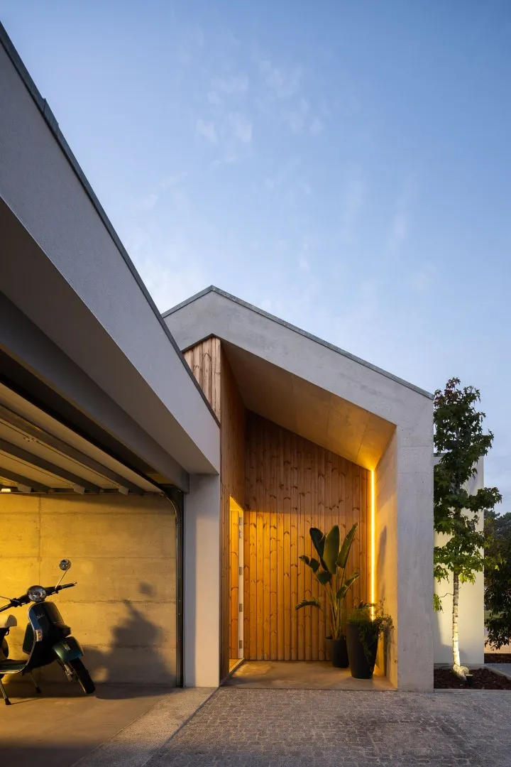 House H by Architect Bruno Gomes in San Juan da Madeira, Portugal House H by Architect Bruno Gomes in San Juan da Madeira, Portugal