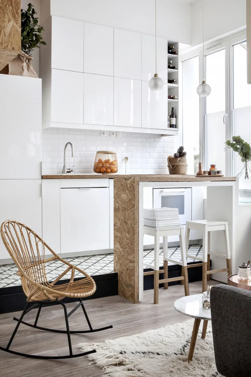 如何在一间房间中结合瓷砖和木地板？