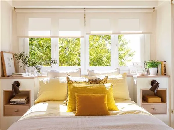 带内置床头柜的小卧室衣柜