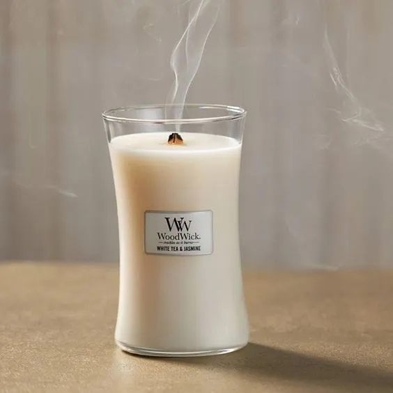 Most Beautiful Candle Scents by Season