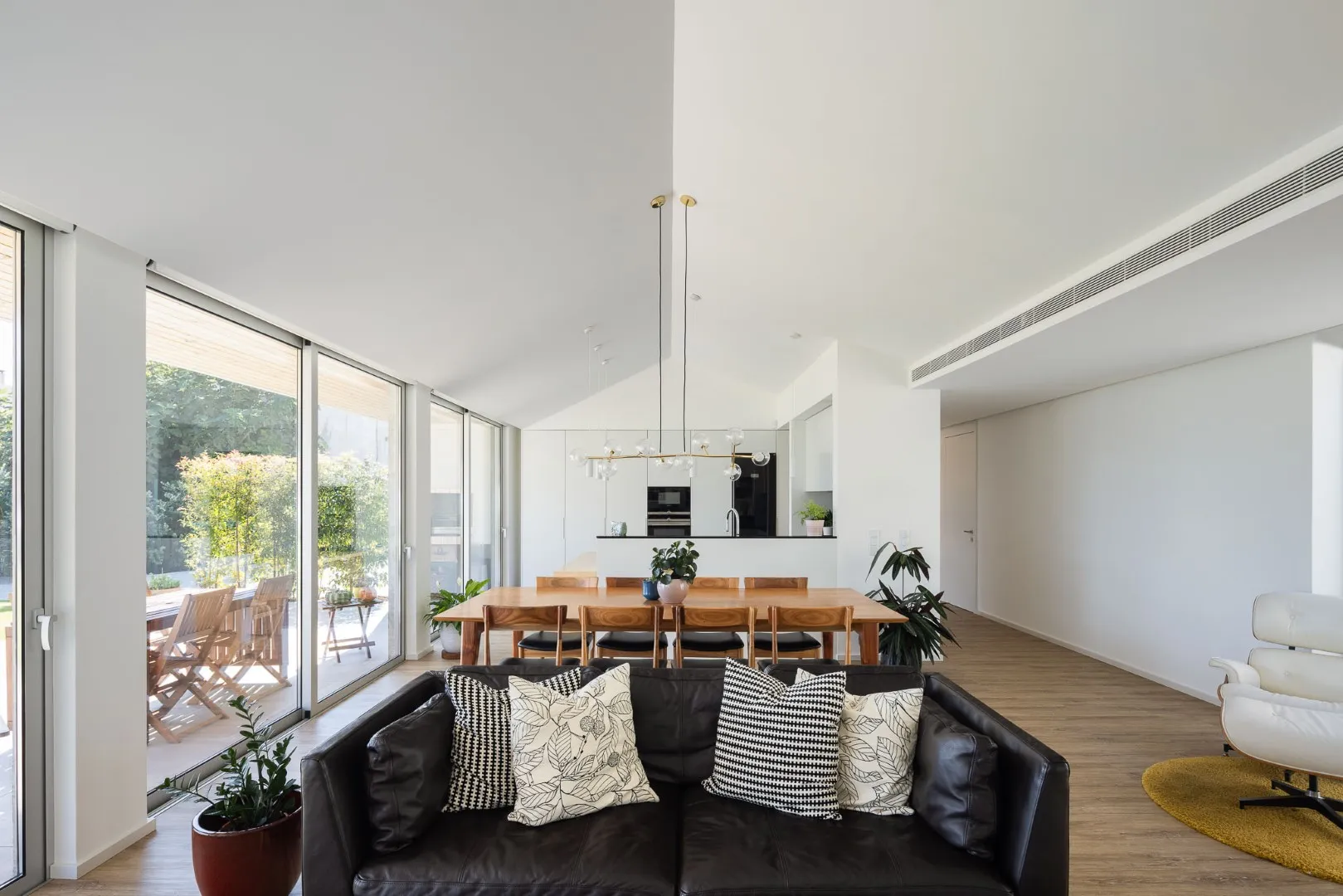 House H by Architect Bruno Gomes in San Juan da Madeira, Portugal House H by Architect Bruno Gomes in San Juan da Madeira, Portugal