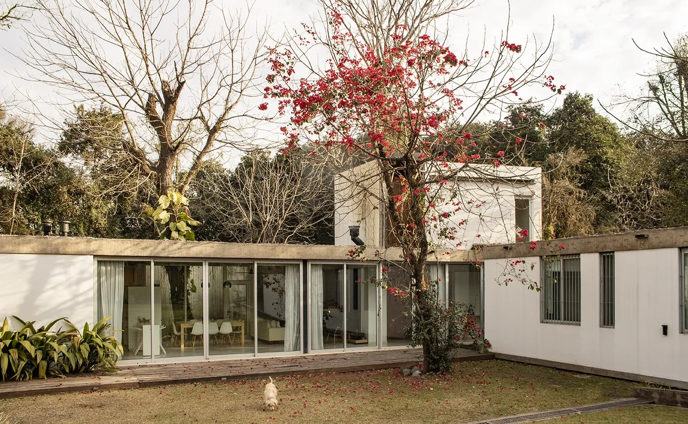 埃尔科特之家由Plural Arquitectos在阿根廷耶尔瓦布埃纳的设计