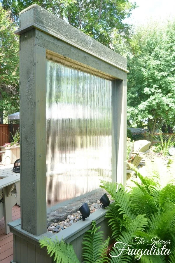 DIY Water Wall as Privacy Barrier for the Street