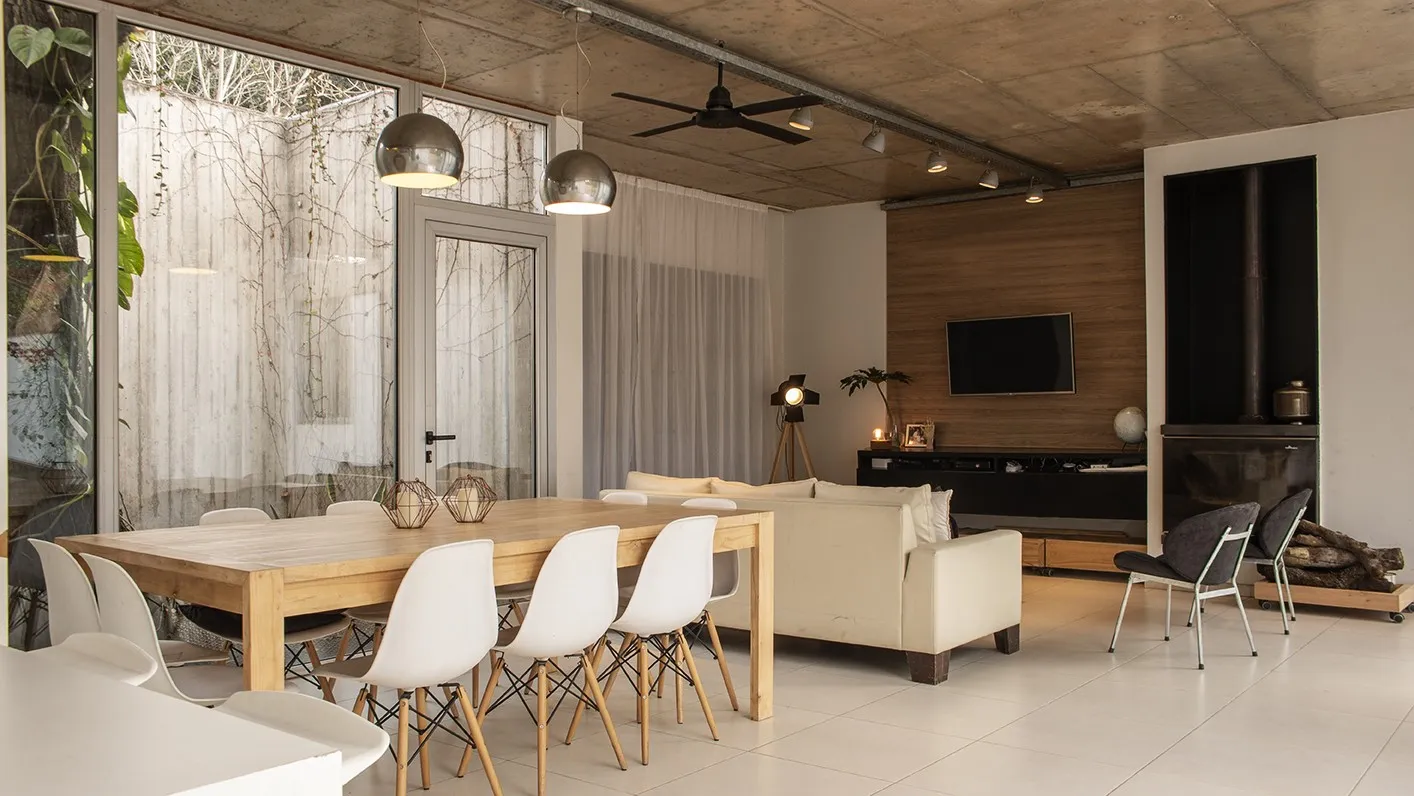 埃尔科特之家由Plural Arquitectos在阿根廷耶尔瓦布埃纳的设计