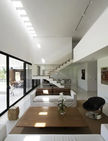 Casa MYP de Estudio BaBo en Buenos Aires, Argentina
