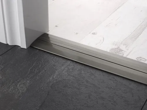 如何安装门槛密封条？