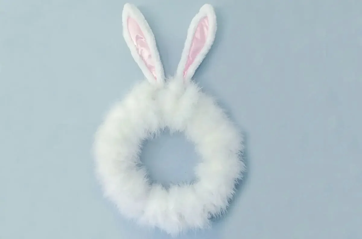 2. Corona DIY con conejo para Pascua