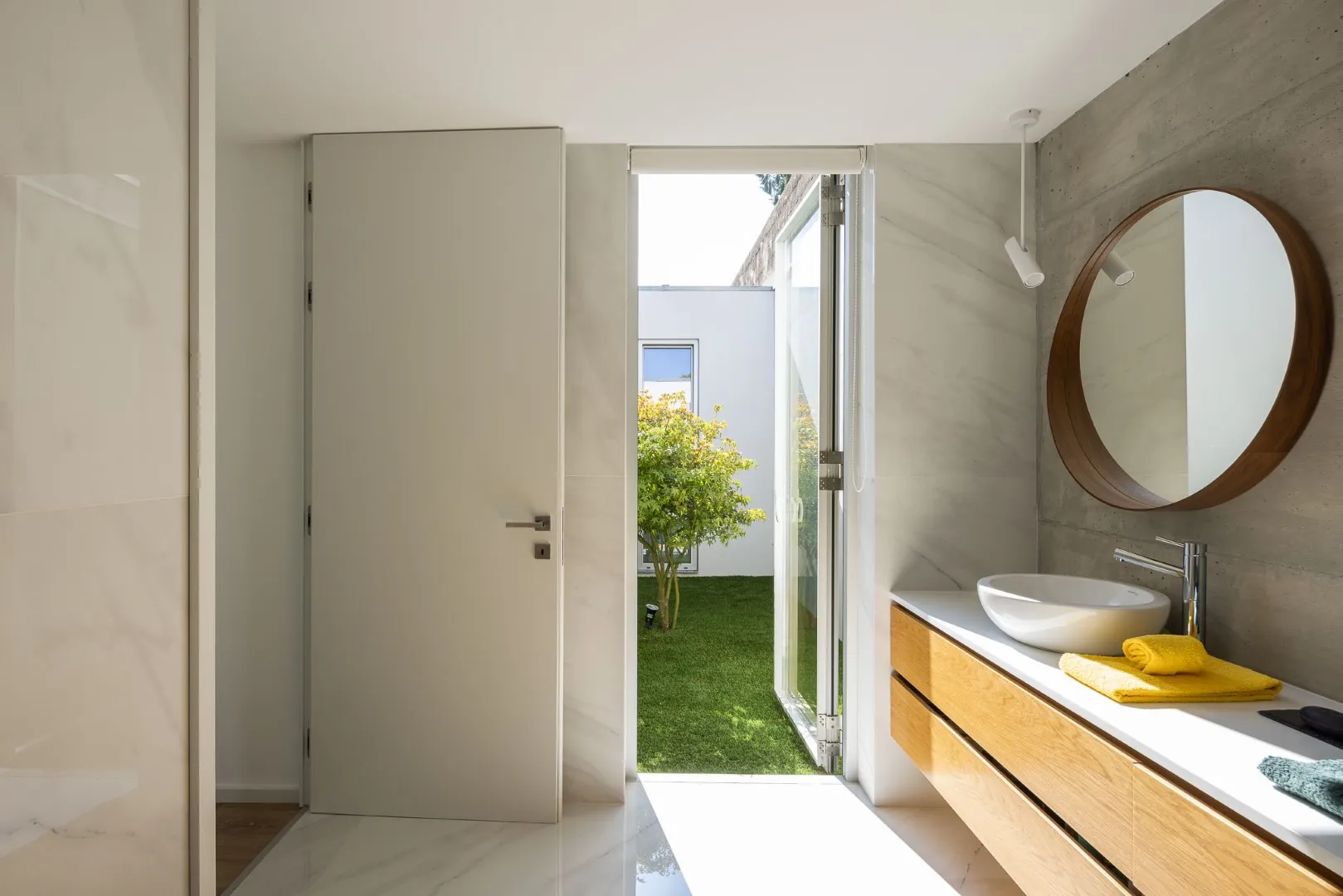 House H by Architect Bruno Gomes in San Juan da Madeira, Portugal House H by Architect Bruno Gomes in San Juan da Madeira, Portugal