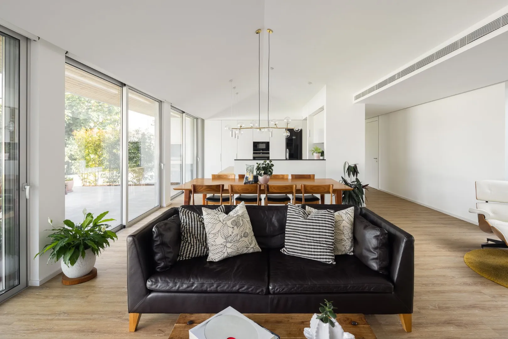 House H by Architect Bruno Gomes in San Juan da Madeira, Portugal House H by Architect Bruno Gomes in San Juan da Madeira, Portugal