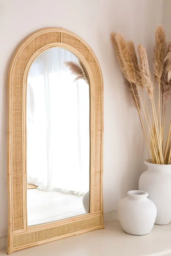 拱形镜子打造圆形反射效果