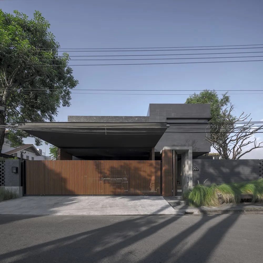 泰国呵叻府Khakhon Na Yao村TOUCH Architect设计的(Be)hide住宅
