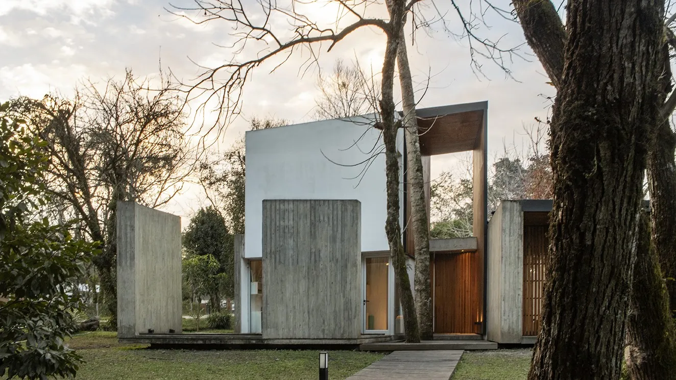 埃尔科特之家由Plural Arquitectos在阿根廷耶尔瓦布埃纳的设计