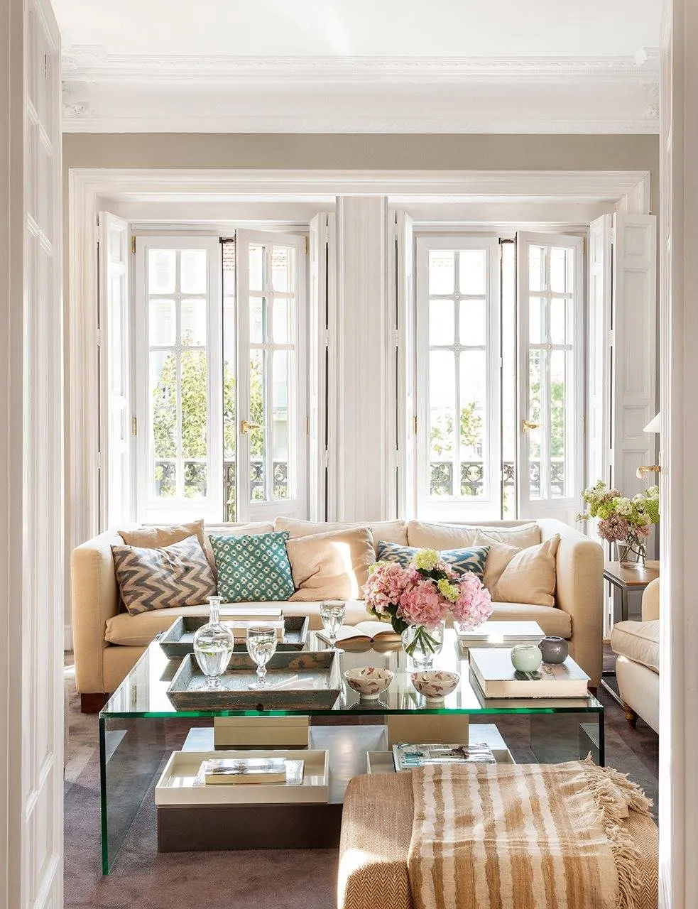 4. POWER OF CRYSTAL AND IVORY TONES