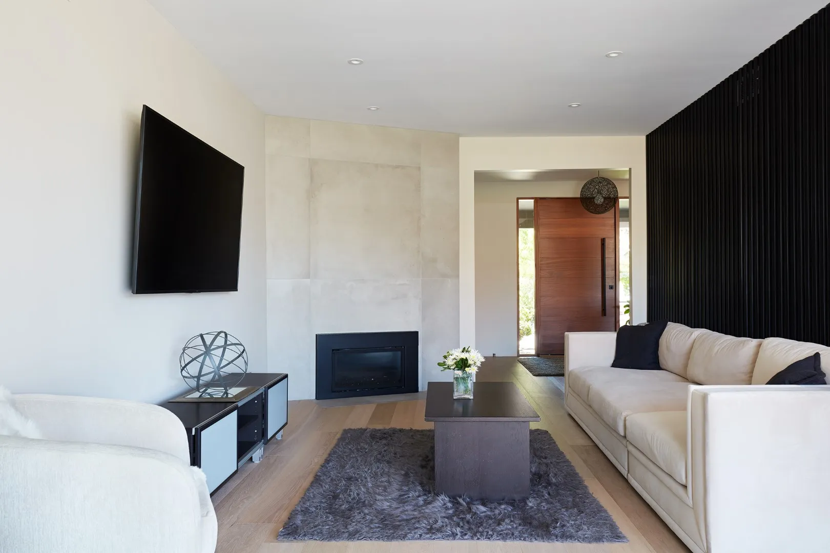 Klopf Architecture 现代 Ranch 房屋：圣何塞的现代改造