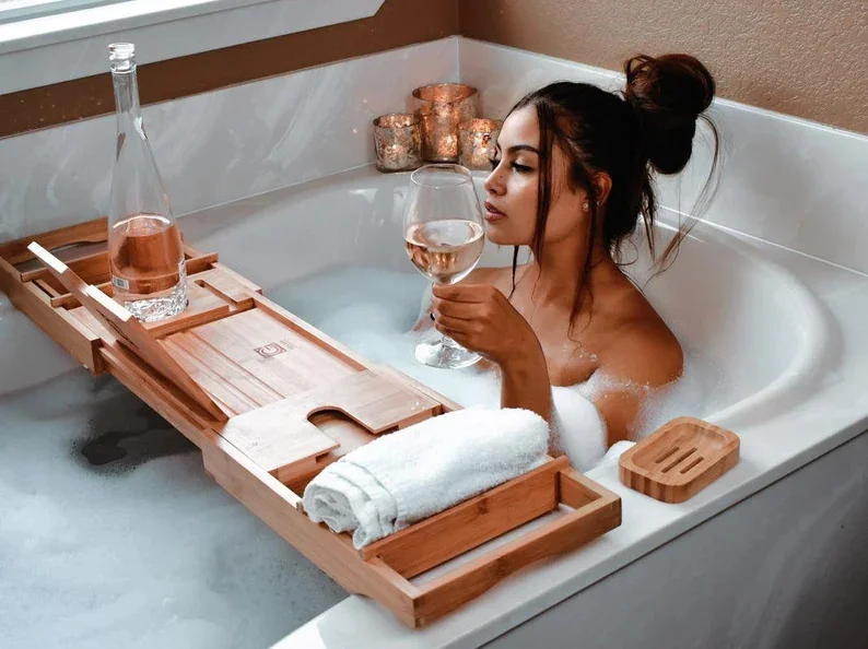 14. Conjunto para baño y cama con soporte de jabón