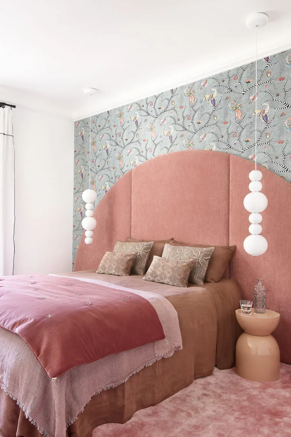 巴黎公寓，由独特的色彩搭配焕然一新