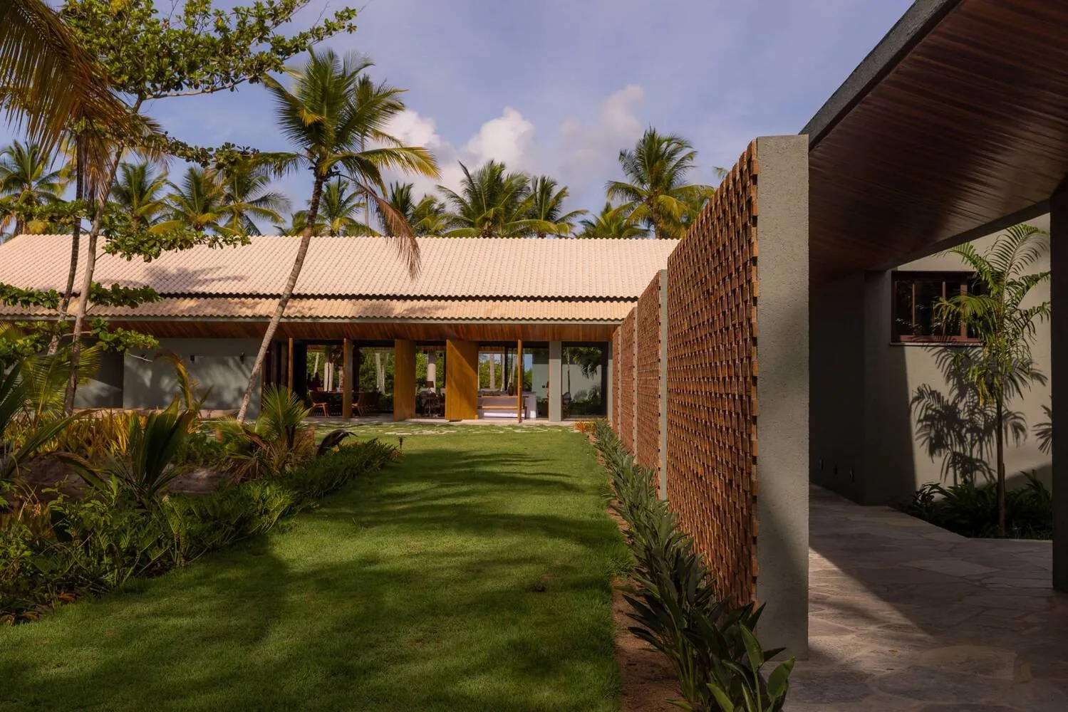 FL住宅由Anastasia Arquitetos设计,位于巴西圣安德烈 FL住宅由Anastasia Arquitetos设计,位于巴西圣安德烈