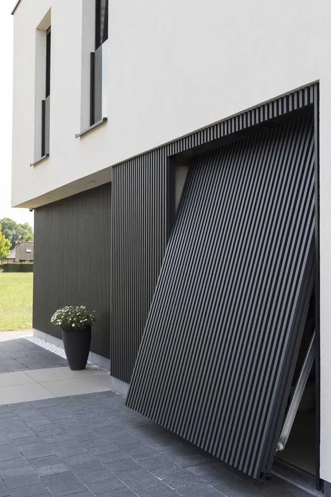 如何选择适合车库的瓷砖