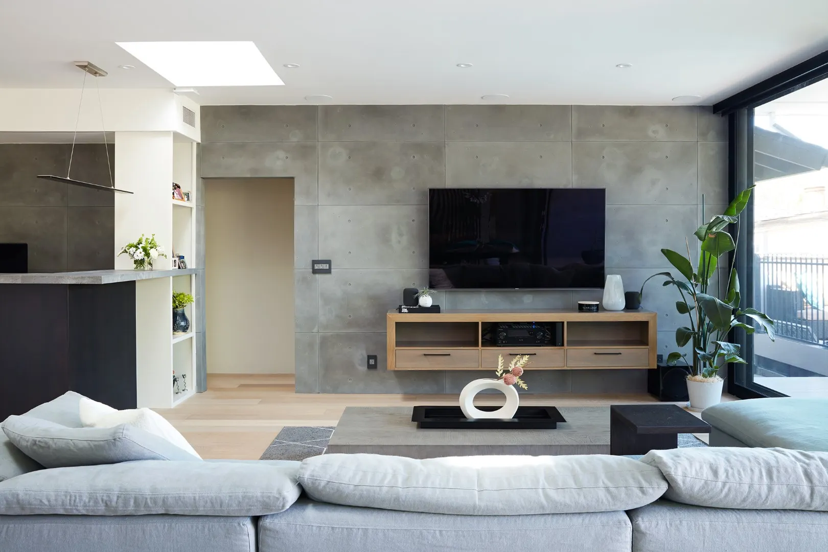 Klopf Architecture 现代 Ranch 房屋：圣何塞的现代改造