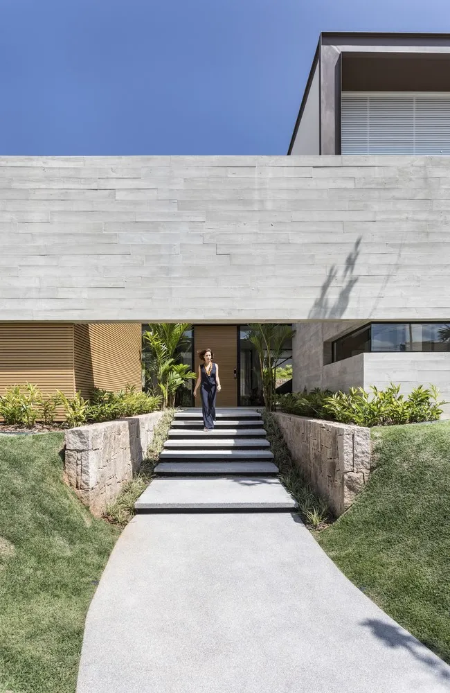 玛鲁巴住宅由帕多瓦尼建筑事务所在坎皮纳斯,巴西 玛鲁巴住宅由帕多瓦尼建筑事务所在坎皮纳斯,巴西