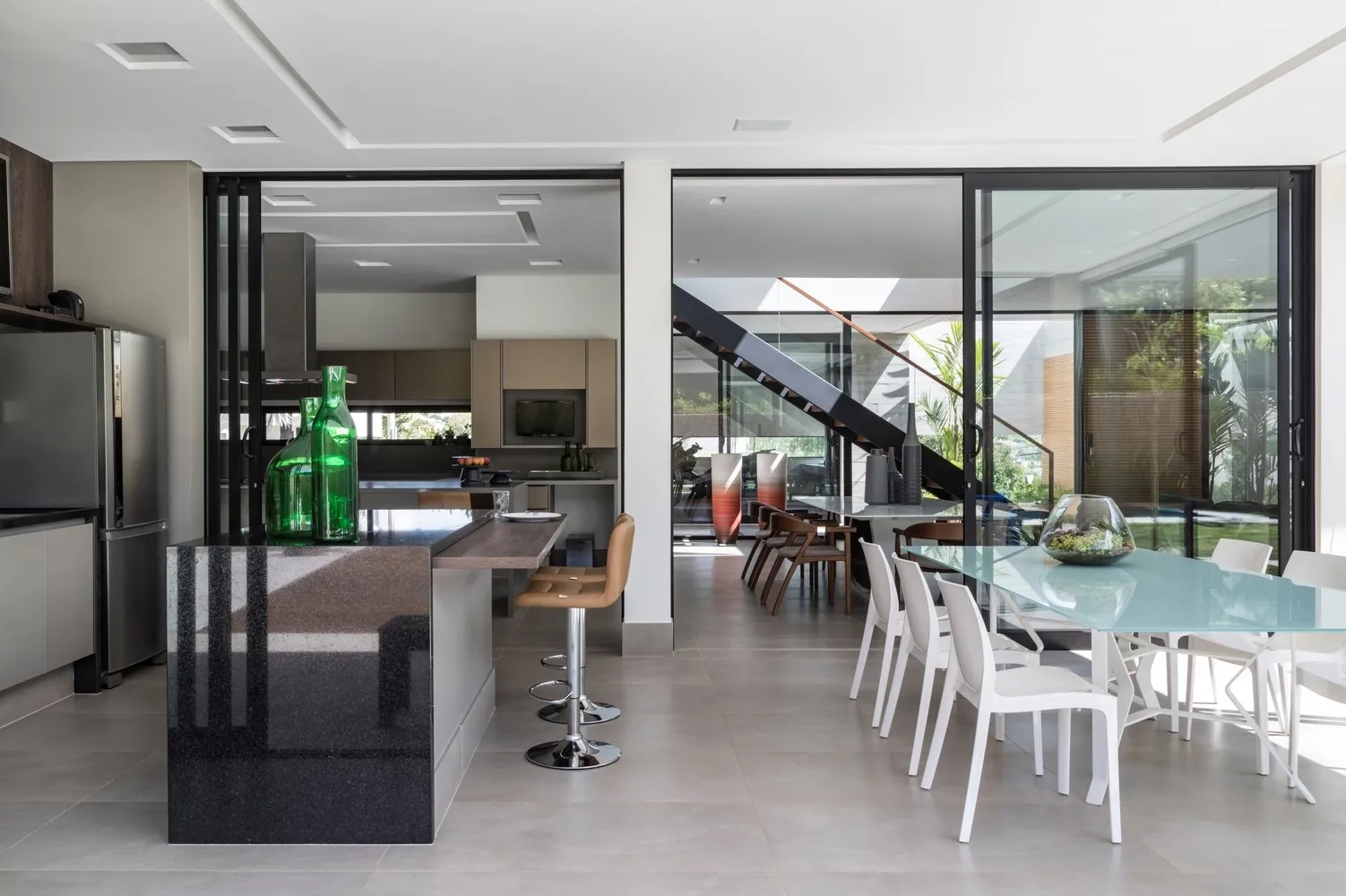 玛鲁巴住宅由帕多瓦尼建筑事务所在坎皮纳斯,巴西 玛鲁巴住宅由帕多瓦尼建筑事务所在坎皮纳斯,巴西