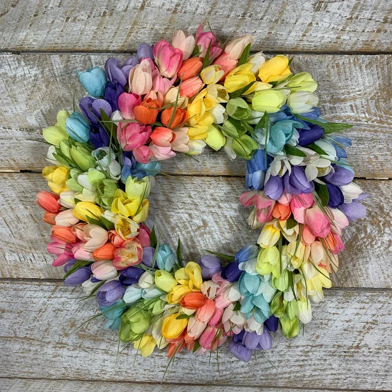 10. Collar arcoíris con tulipanes