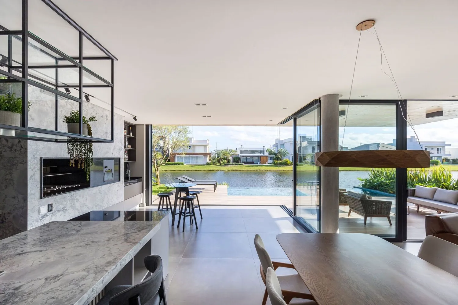 巴西布拉格利亚733公司设计的多特之家 巴西布拉格利亚733公司设计的多特之家