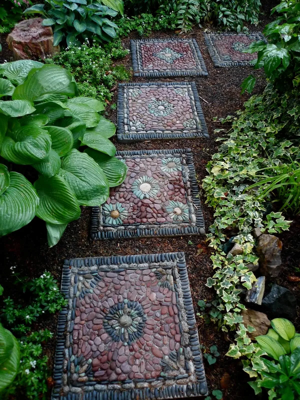10. Crear mosaico de piedras para escalones