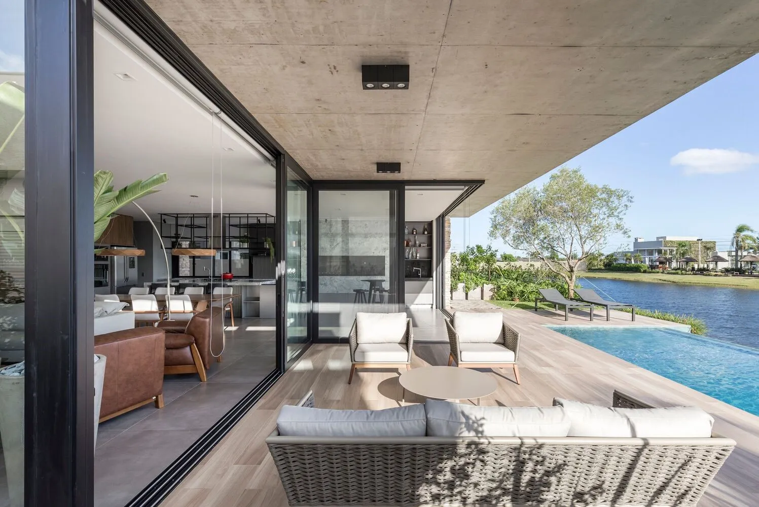 巴西布拉格利亚733公司设计的多特之家 巴西布拉格利亚733公司设计的多特之家