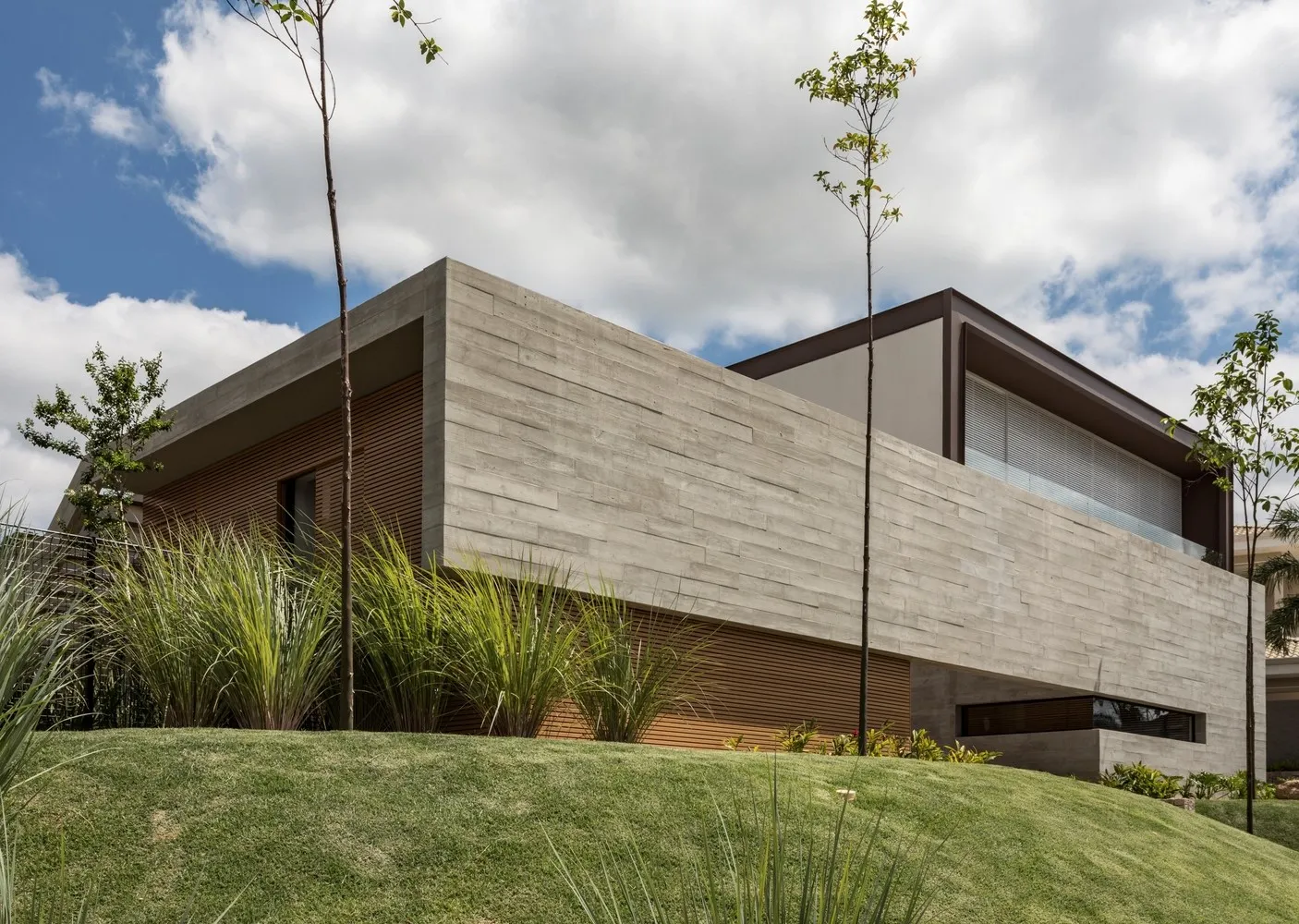 玛鲁巴住宅由帕多瓦尼建筑事务所在坎皮纳斯,巴西 玛鲁巴住宅由帕多瓦尼建筑事务所在坎皮纳斯,巴西