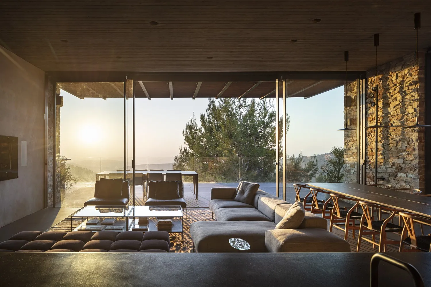 现代石制别墅 Dana Oberson Architects 在内瓦伊兰，以色列