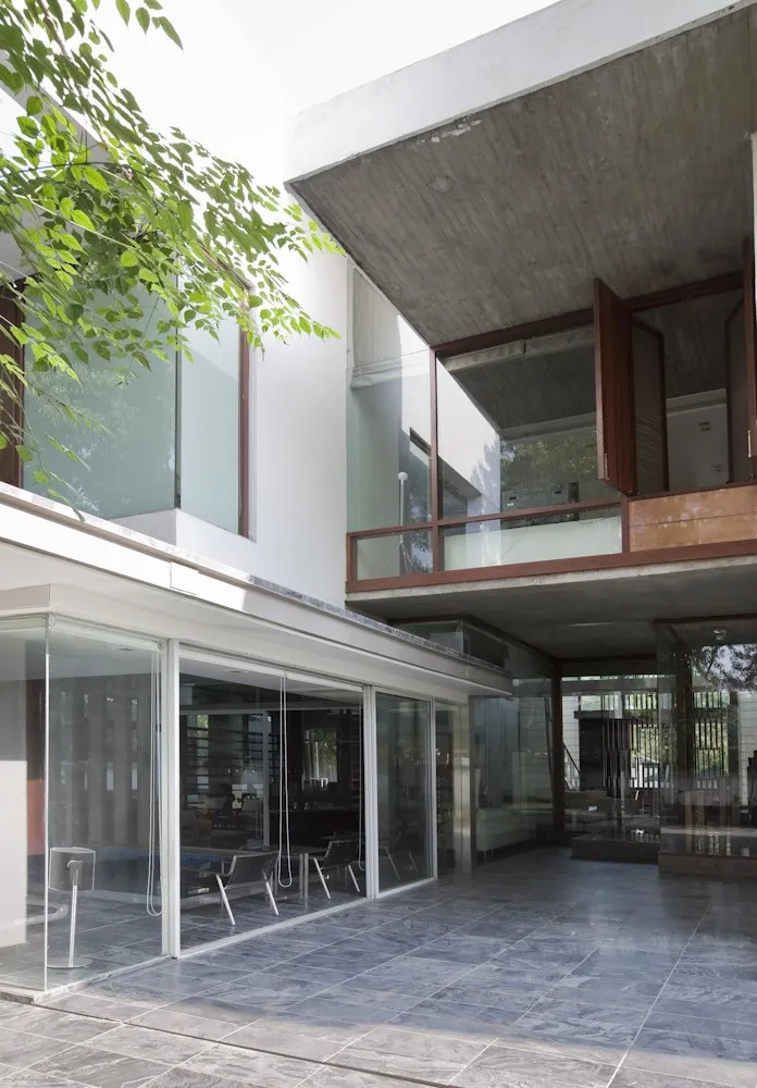 Pune House by Radhikesh Saiyani in Mumbai, India Pune House by Radhikesh Saiyani in Mumbai, India