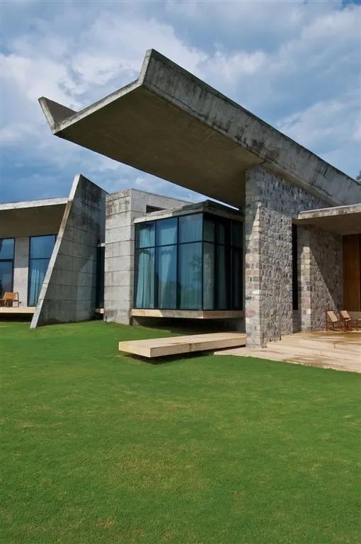 House in Rishikesh by Rajiv Saini in India House in Rishikesh by Rajiv Saini in India