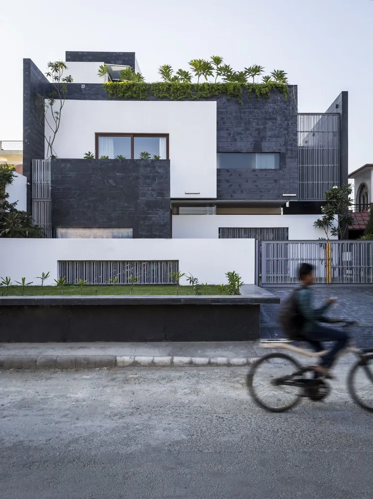 Residential House 913 by Charged Voids in Karnal, India Residential House 913 by Charged Voids in Karnal, India