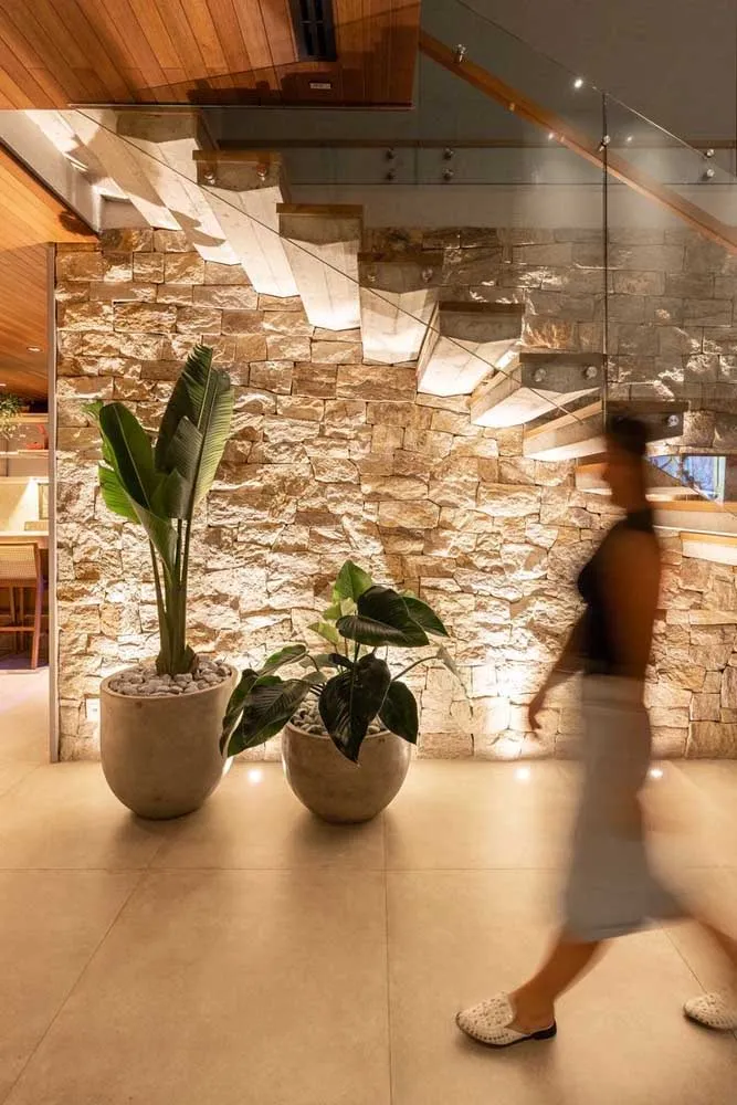 Переваги кам'яної облицювки та поради щодо вибору ідеального типу